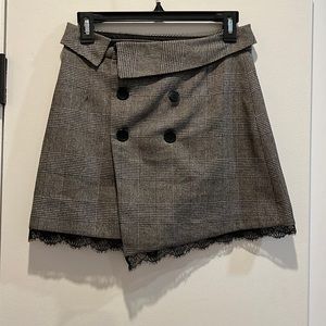 Zara black/gray plaid miniskirt with lace trim.